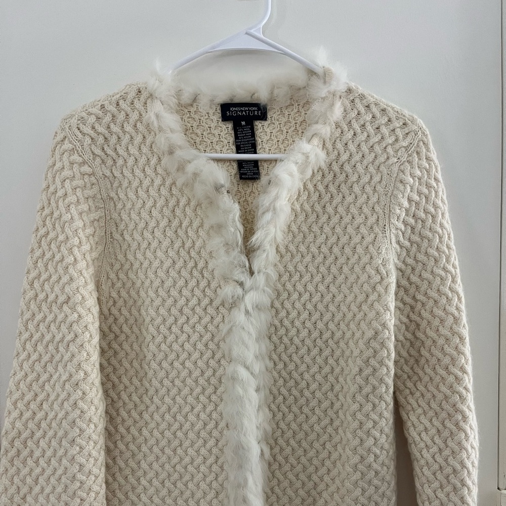 Jones New York Signature cream wool and angora trim cardigan, size medium! - Picture 2 of 7